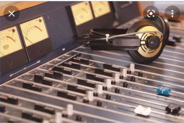 เพิ่มความมั่นคงทรัพย์สินเสนอ กิจการวิทยุชุมชน FM ใบอนุญาตถูกต้อง ทำต่อได้เลย โทร 083-0052952
